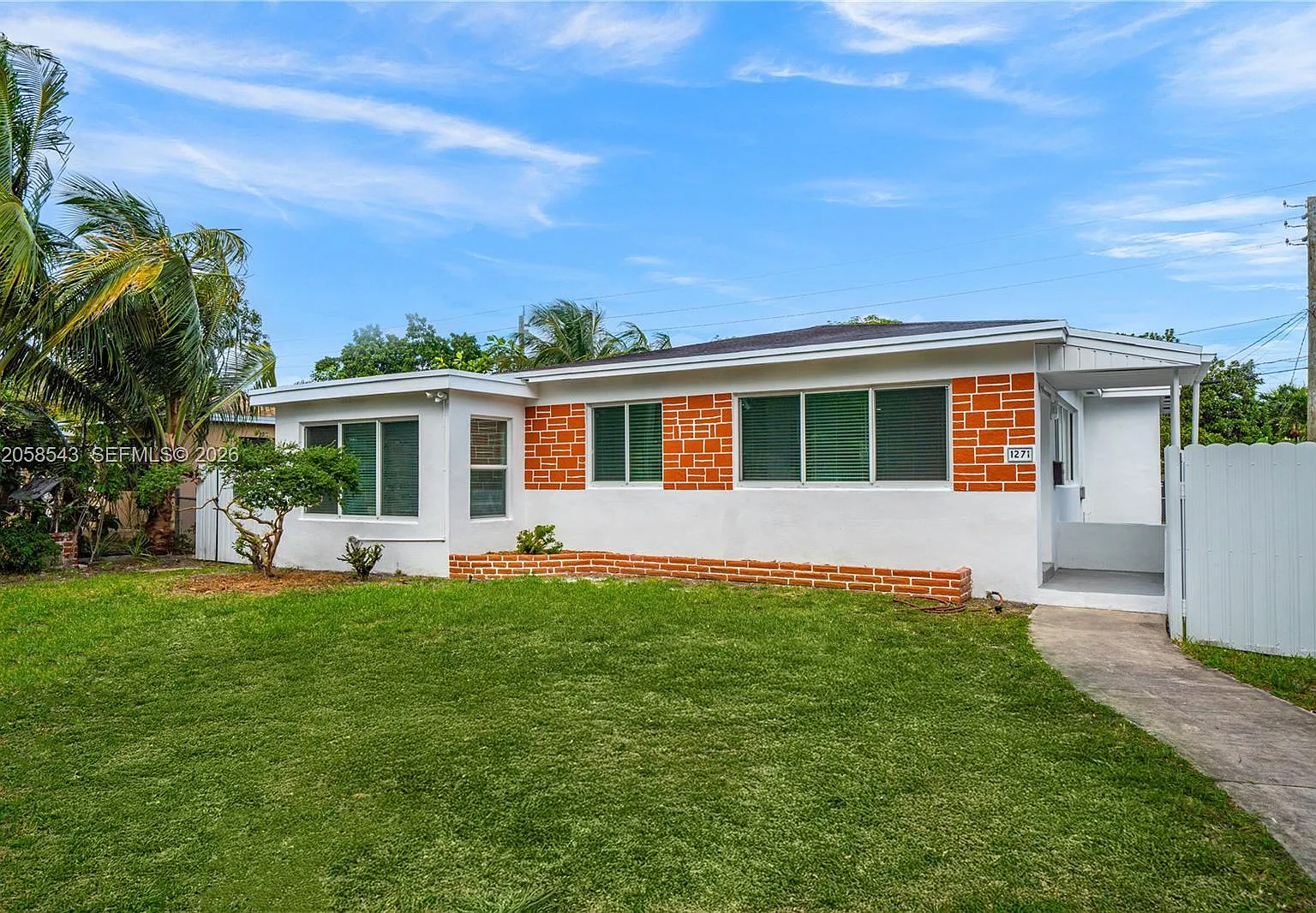 3 bed, 2.0 bath, 1076 sqft, $3,495 — Photo 1