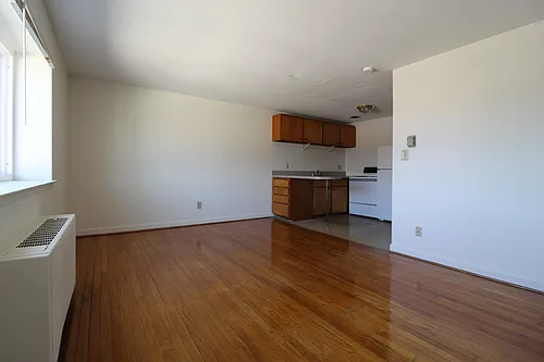 493 Tolland St Photo 1