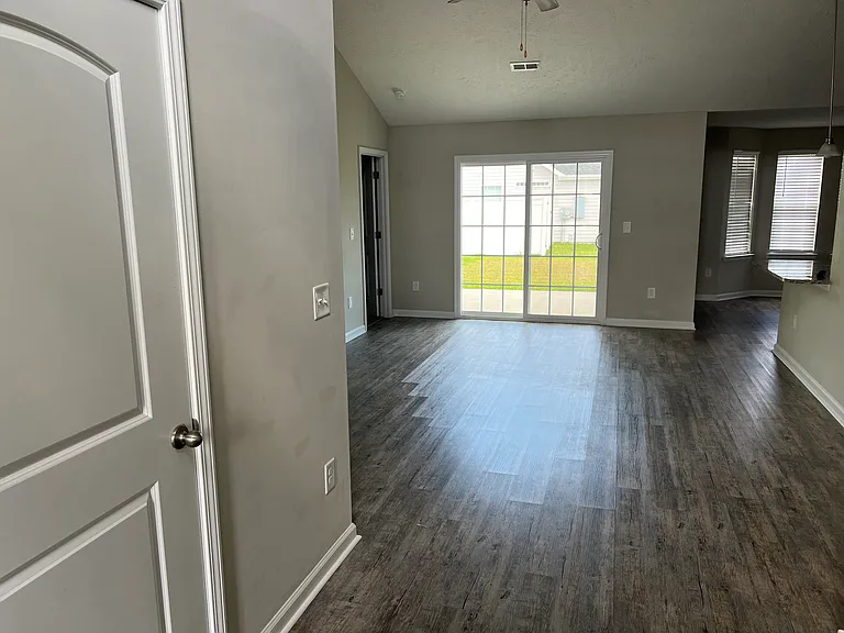 228 Leste Rd — Photo 5