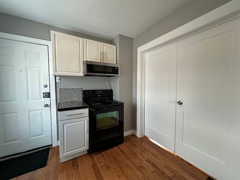 Winnipeg Apartment for rent - 2 Bedrooms — photo 9
