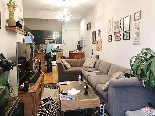 Rented by Manhattan Management LLC | media 4