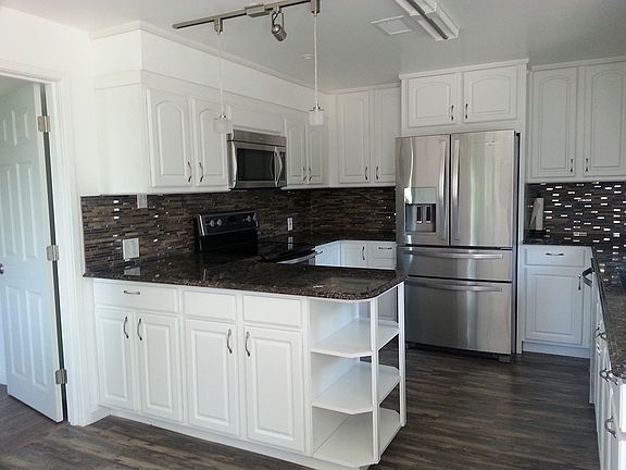5th image of 18631 NE 53rd St #B