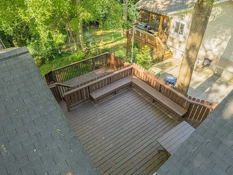 230 Habersham Dr — Photo 2