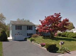 13 Hampton Rd, Poughkeepsie, NY 12603