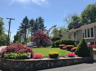 31 Mulberry St, Hamburg, NJ 07419