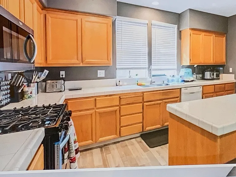 2720 Arbor Grove Ln — Photo 4