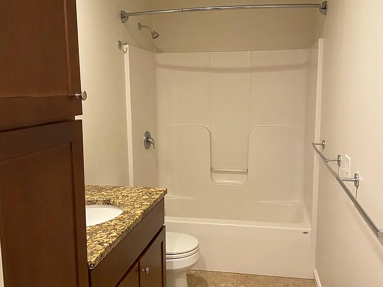 821 Court St — Photo 7