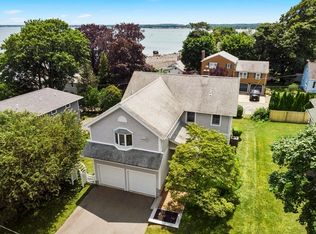 19 Surfside Ln, Quincy, MA 02171