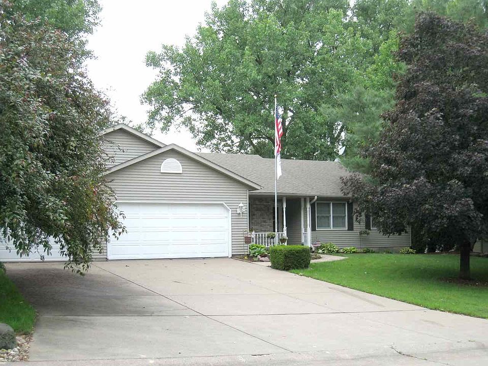 1st image of 13 Deer Hollow Dr