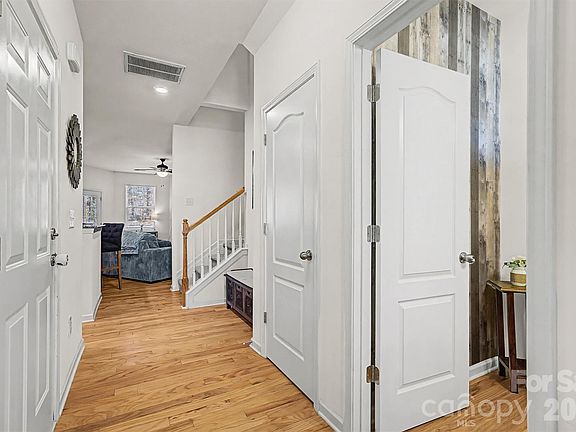 4th image of 5015 Mockernut Ln