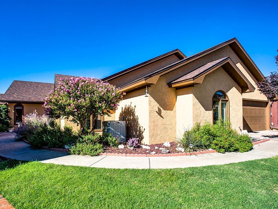 2nd image of 5 Arapaho Rd