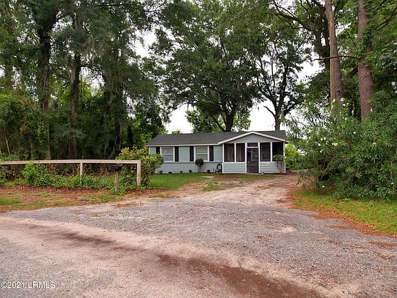 2nd image of 10 Red Oak Drive