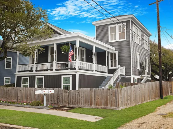 910 9th St #1, Galveston, TX 77550