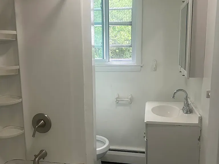 111 Knowles St #2 — Photo 7
