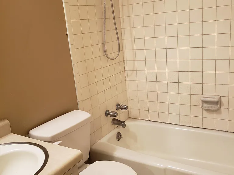 1752 S 440 W — Photo 11