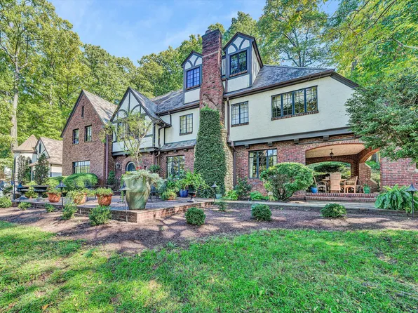 2412 Robin Hood Rd SE, Roanoke, VA 24014