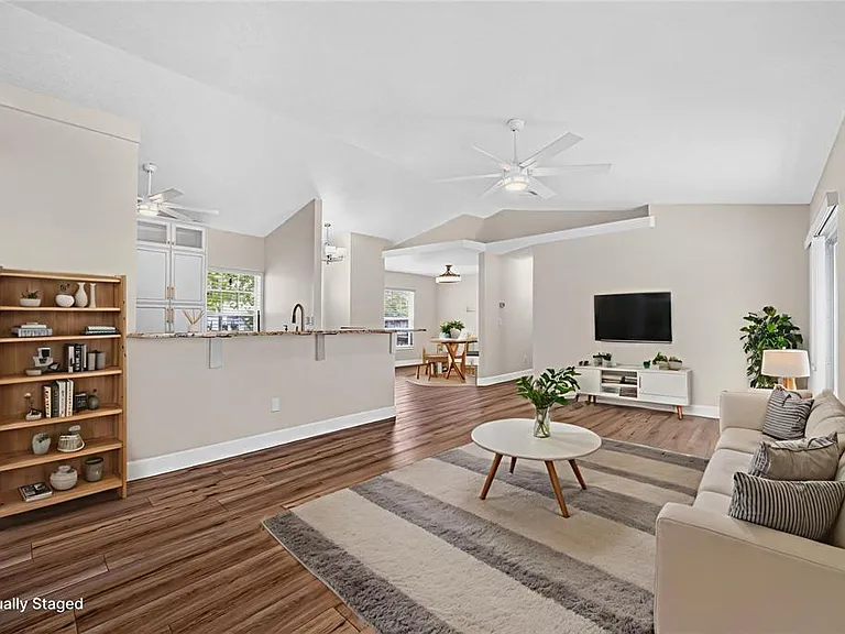 10748 Siena Dr — Photo 20