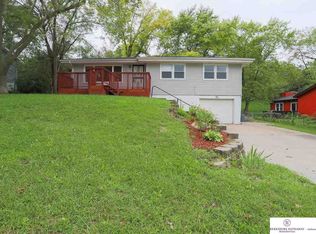 608 N 4th St, Bellevue, NE 68005