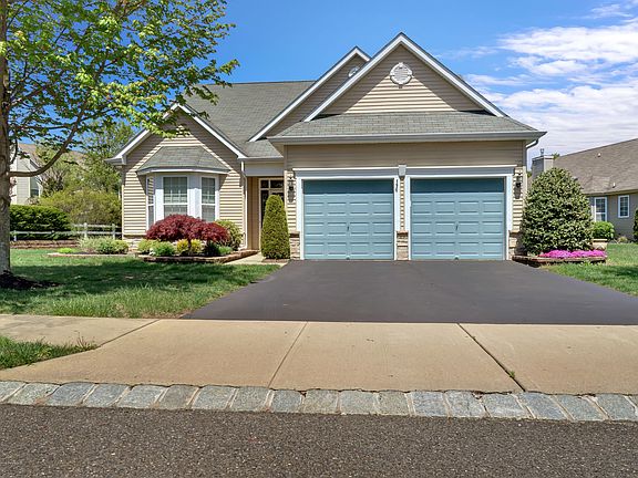 2nd image of 541 Bennington Ln