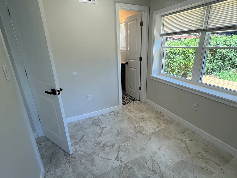 189 Meredith Ave — Photo 18
