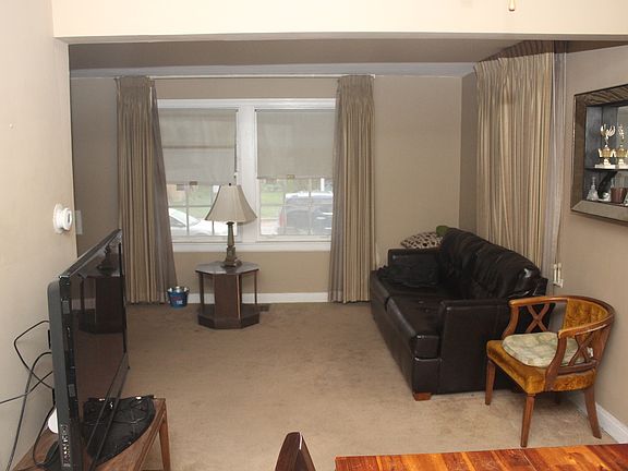 3rd image of 8651 S Saint Lawrence Ave