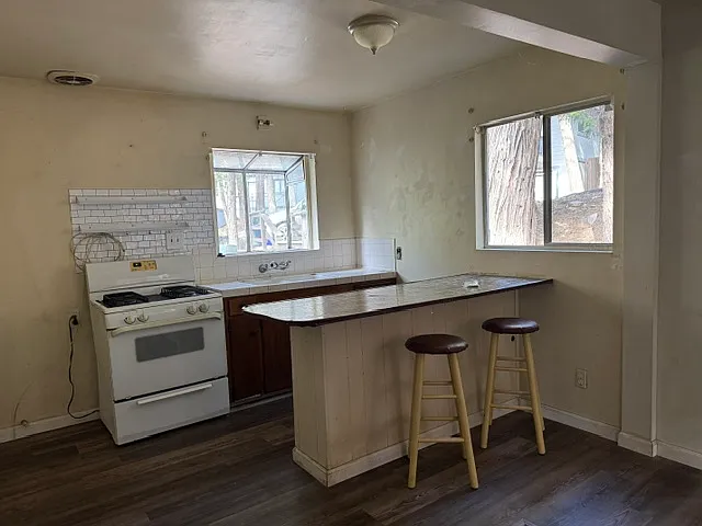 2 bed, 850 sqft, $1,600 — Photo 3