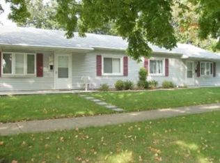 822 1/2 W Hill St, Urbana, IL