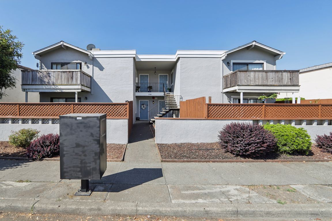 Benicia Dr-1306-001.jpg