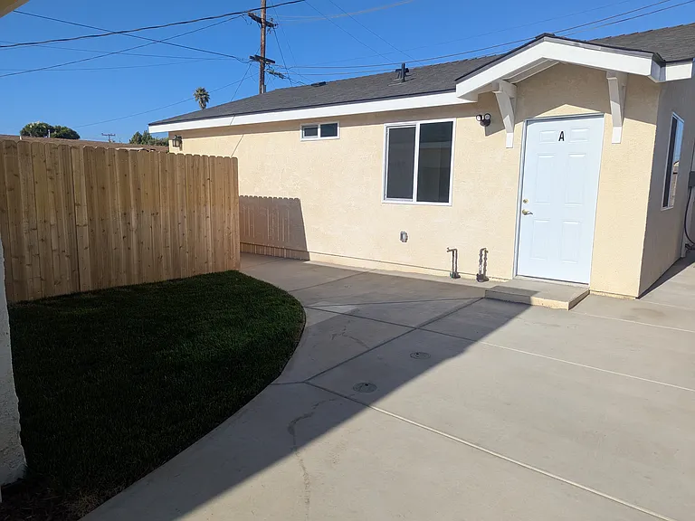 1208 N Oakley Ave #A — Photo 10