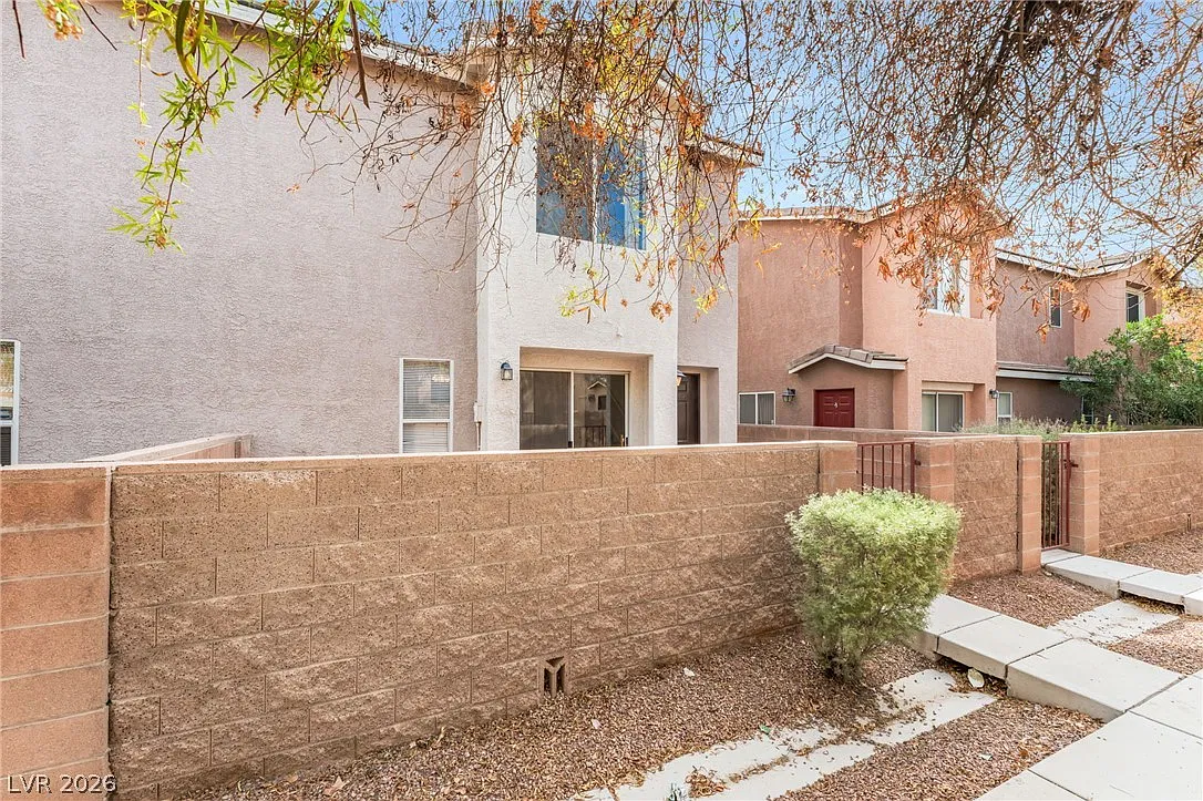 3 bed, 3.5 bath, 1435 sqft, $1,700 — Photo 2