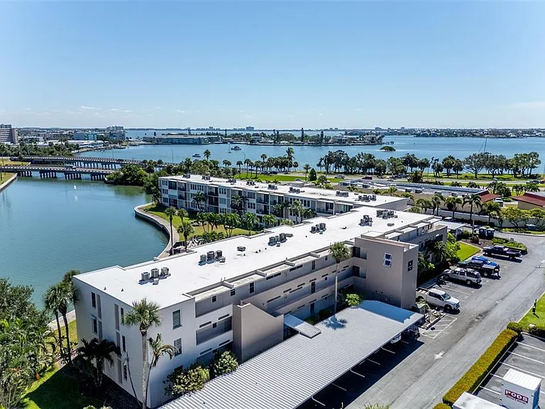 7405 Bay Island Dr S #321 — Photo 3