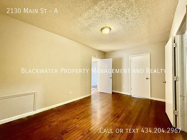 2130 Main St #A — Photo 3