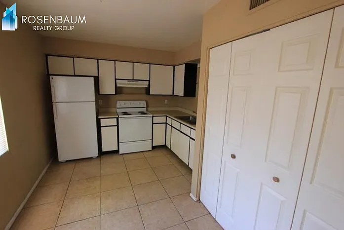 452 E 9th Ave #2 — Photo 3