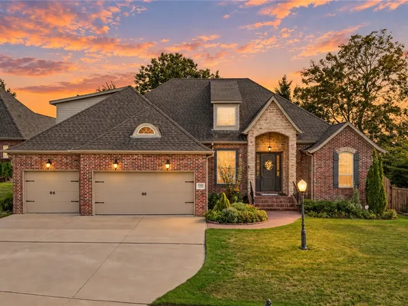 3103 E Greystone Dr, Fayetteville, AR 72764