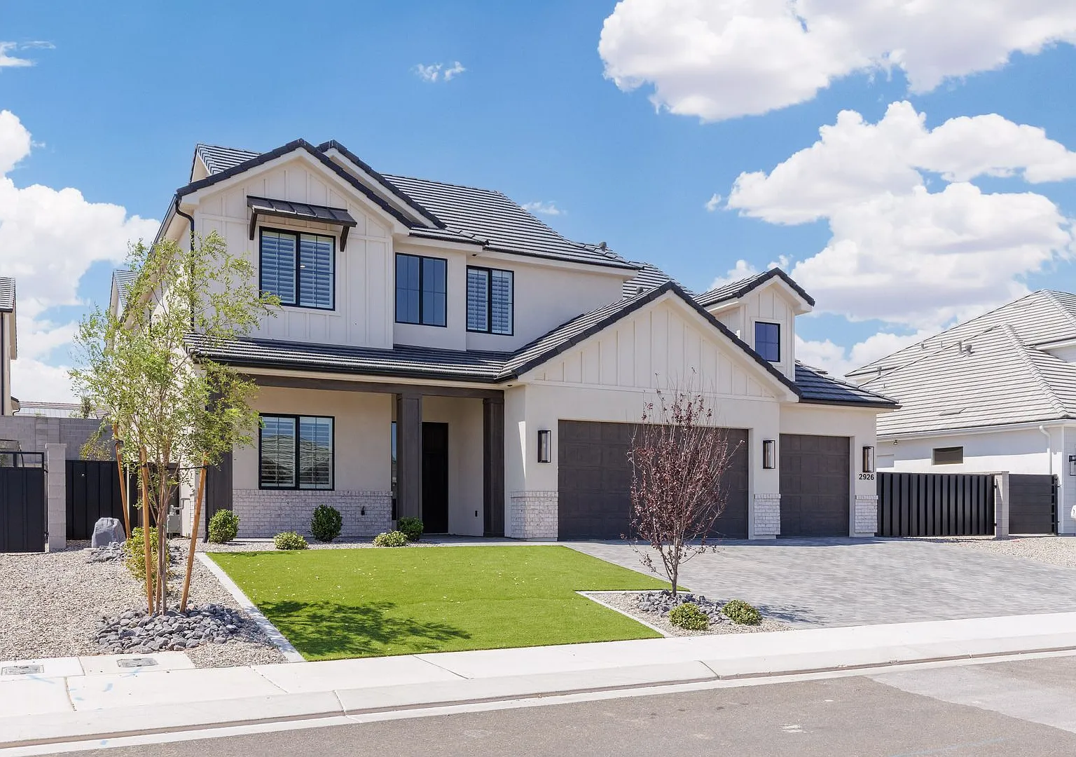 Gorgeous New Trend Construction 2 Story in Desert Canyons — Photo 2