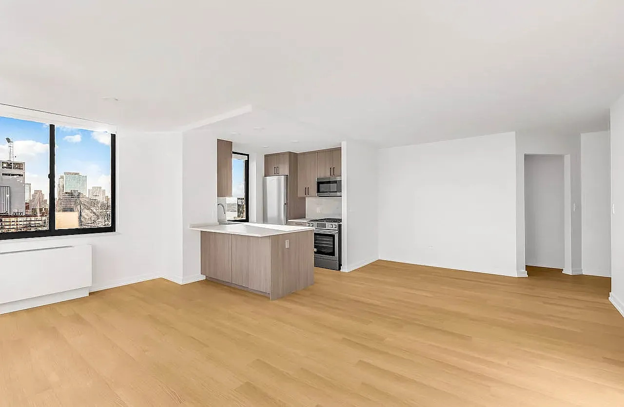 200 West 60th Street — Photo 4