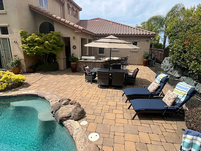 Errol Ct — Photo 6