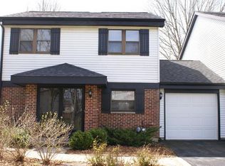23W405 Greenbriar Dr, Naperville, IL 60540