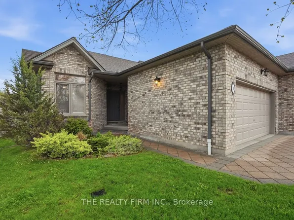 44 Edgevalley Rd #10, London, ON N5Y 5P6