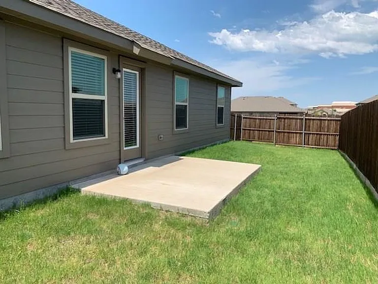 814 Rustic Meadows Trl — Photo 12