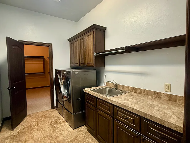2114 Savona Ln — Photo 83