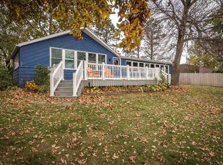 23581 Great River Rd, Le Claire, IA 52753