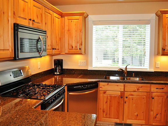 3rd image of 5804 NE Voyage Ave