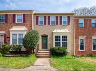 9709 Lakepointe Dr, Burke, VA 22015