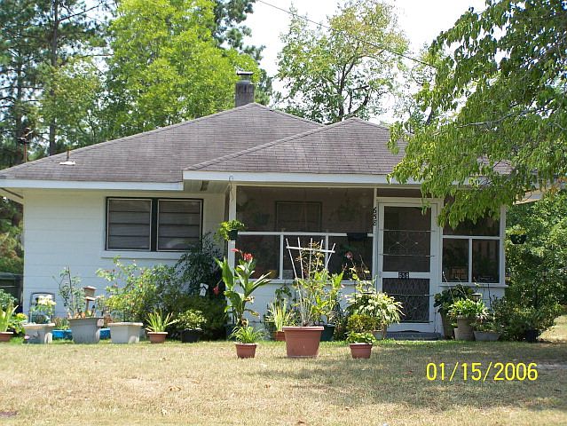 2nd image of 658 Berry St