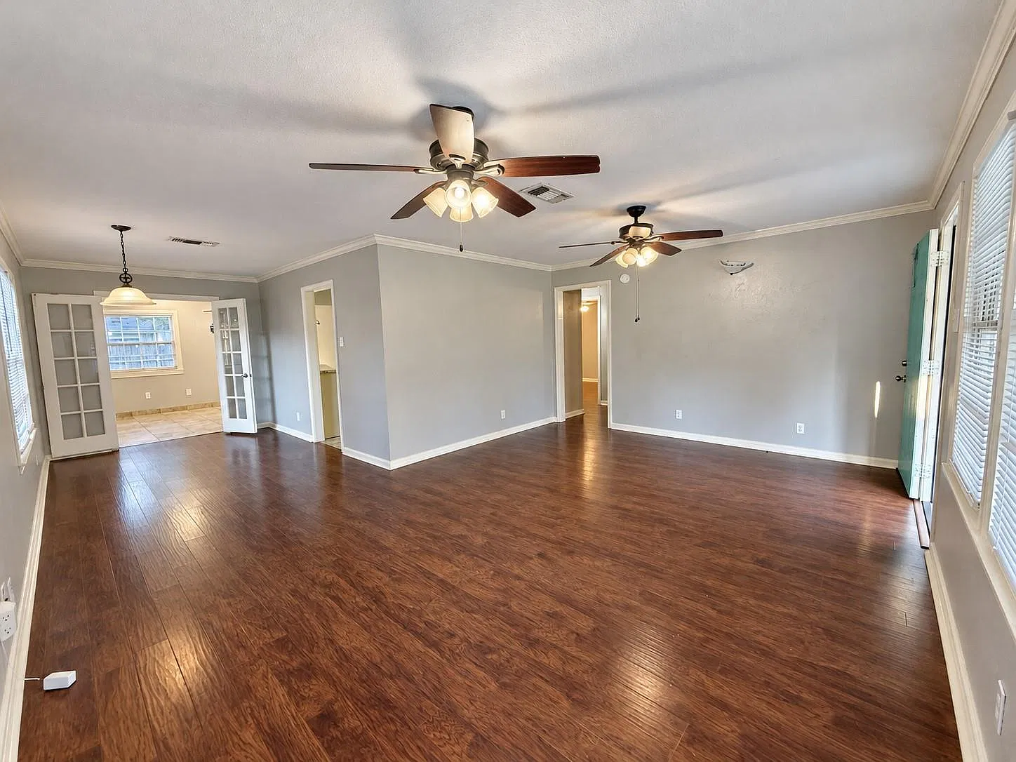 3 bed, 2.0 bath, 1464 sqft, $1,700 — Photo 4