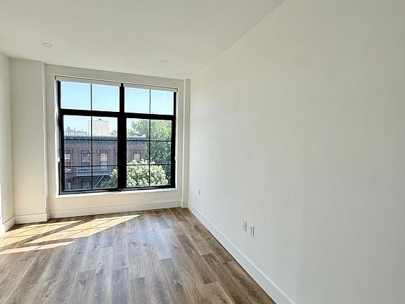 4th image of 1104 Bedford Ave APT 504