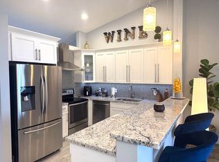 206 Liberty Ct, Deerfield Beach, FL 33442