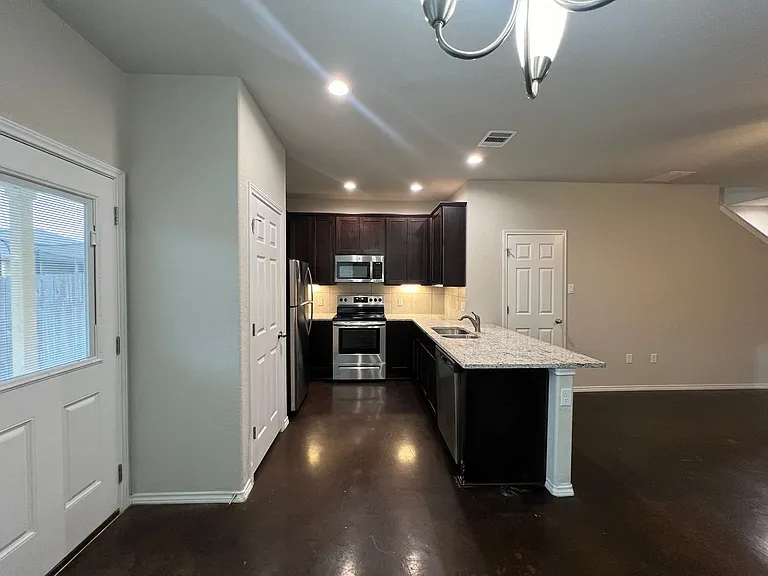 1516 Lucille St — Photo 23
