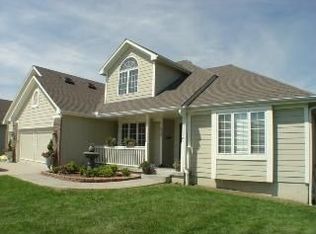 812 S Fox Ridge Dr, Raymore, MO 64083